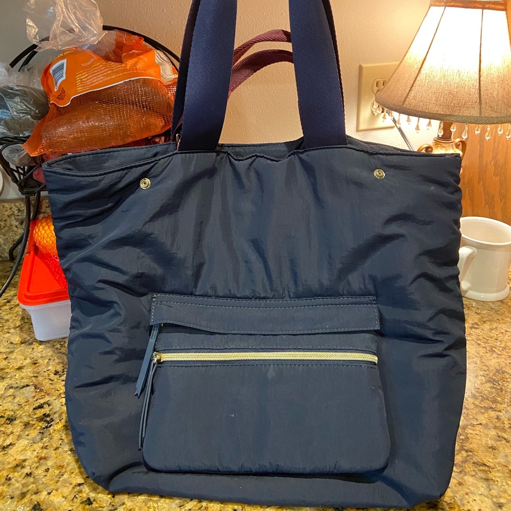 STELLA&DOT-purse/tote/style two ways w/snaps on the side/removable front pouch